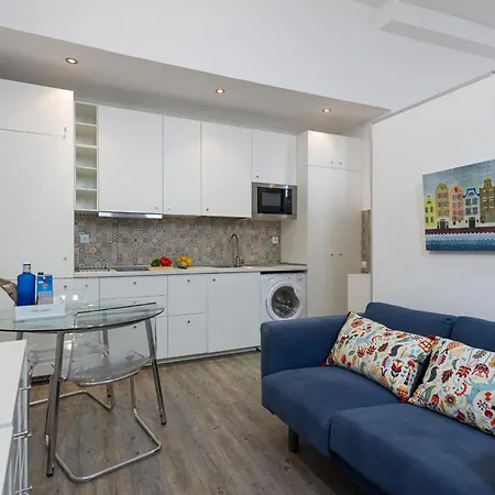 Car-loft Next To Cathedral Semesterbostad